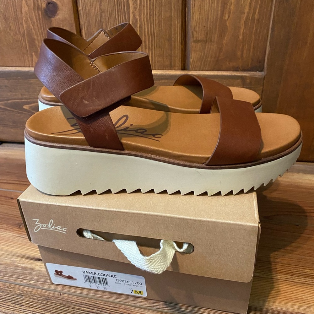 Zodiac Baker Brown Sandals - Picture 6 of 6